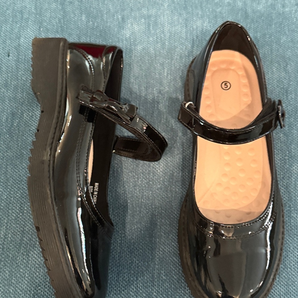JABASIC Girls Black School Shoes Bow Oxford Mary Jane Flats
Only wear once - Picture 6 of 9